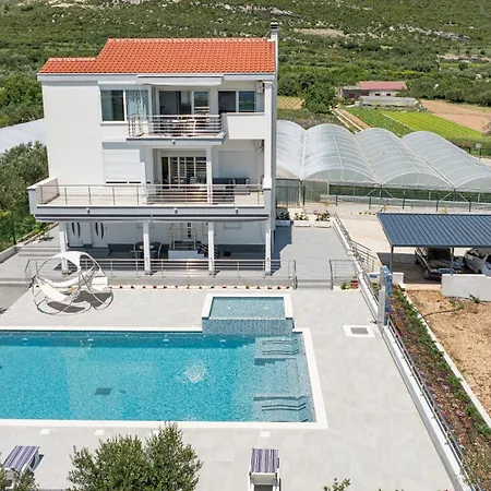 Family Harmony Apartment